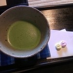 Isuzu Chaya - 単品のお抹茶には和三盆のお菓子りんこころが付きました！