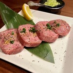 Noto Ushi Sumi Biyaki Nikugammon - 厚切りタン