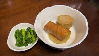 小暮食堂 - サービスの鰤煮と小鉢