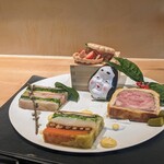 銀座 大石 - 大盛り八寸。野菜のテリーヌは優しい野菜の甘み、特にヤングコーンの周りのジュレがほろ苦で大好き。鰤のテリーヌは脂の乗った鰤に柚子の皮の爽やかさ。テリーヌも塩気と旨味、食感が最高！