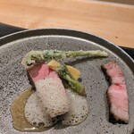 銀座 大石 - 岩中豚。ドカーン！！！という旨味はないですが、咀嚼するごとにじわじわと旨味を感じます。身も美味しいですが、脂身が最高！！水のようにサラサラしていて、全くクドくない。