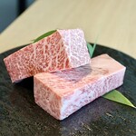 炭火和牛焼肉もうもう亭 - もうもう牛まぶしの飛騨牛ハネシタ