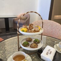 ベージュ アラン・デュカス 東京 - 