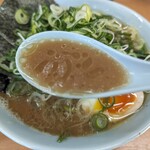 横浜らーめん 武蔵家 - 濃厚なスープ