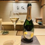 鮨・和 のぎ - シャンパンで乾杯