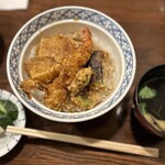 Sekiyadoya - 天丼。海老、茄子、タケノコ等食感が違ってて良い