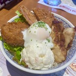 須田町食堂 - 100周年記念メニュー合い盛り丼1280円