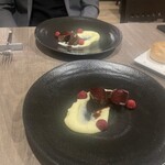 Bistro Kojiya - 周りにあるフランボワーズがまたおいしい。