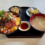 グリル おおくら - 海鮮ぶったたき丼