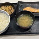 Yoshinoya - 牛鮭定食