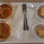 パン・ド・ミ - 食後のごぼう茶とチーズケーキ