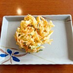 Hanamaru Udon - 4種野菜のかき揚げ