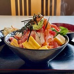 グリル おおくら - 料理写真:海鮮ぶったたき丼