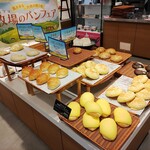 ペンギンベーカリー - 陳列棚