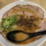 らーめん二男坊 - 黒とんこつチャーシュー麺