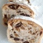 セ・ラ・セゾン! - 古くからドイツにあるケーキだそうで、ブランデーの香りとフルーツと木の実の食感が楽しくて美味しい。スポンジケーキとは違って、パンと焼き菓子の中間的な食感で食べ応えがあります。