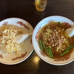 山東飯店 - ランチラーメンセット（790円）
            台湾ラーメン＋にんにくチャーハン