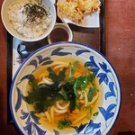 打ちたてうどん だし屋 - 