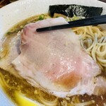 とんぼ庵 - 【醤油らぁめん＝2種類のチャーシュー】