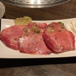 Yakiniku Morokko - 厚切りタン