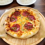 わん!リトルガーデン - ピザ アメリカン(サラミ&ピーマン) 830円