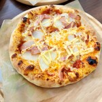わん!リトルガーデン - ピザ ジャーマン 880円。ポテトのピザ