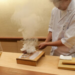 Kamakura Kitajima - のどぐろ皮目を墨で焼いて