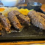 モーモー亭 - トリオハンバーグ 2770円。