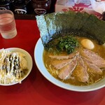 たま家 - チャーシュー麺 1150円。中盛り 100円。のり3枚増し 60円、味玉 100円トッピング。ライス並 150円。