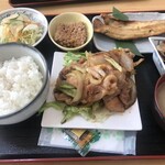 多加箸 - スタミナ定食セット　1,000円（豚肉と鶏肉混在、焼魚はホッケ）