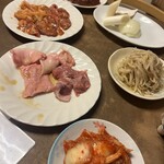 焼肉ホルモン三味 - 