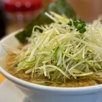 ツバメ ラーメン ユウキ - 中華そば＋白髪ネギ