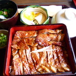 うな昇 - 家内がオーダーした飛騨牛ひつまぶし
