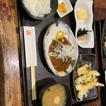 Uo tori - ハンバーグ定食