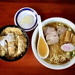 Ajiyoshi - ラーメン  ＋ 半カツ丼