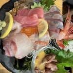 大阪大衆居酒屋 飯と酒と音 almalio - お造り盛り合わせ