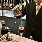 The Bar Al Capone - 「アイリッシュコーヒー」調理中③…