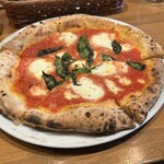 Pizzeria Romano e Marino - ■マルゲリータ¥1,880