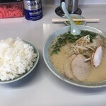 Mampuku Ramen - ご飯大200円　大盛りラーメン800円