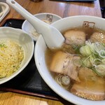 喜多方ラーメン 坂内 - 