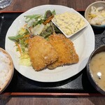 定食 居酒屋 木場 くぼ - アジフライ定食
            タルタルソース