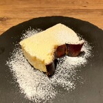 Cafe&Bistro For Yu - 消えるバスクチーズケーキ