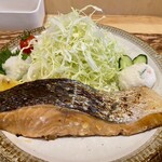にっこにこ食堂 - 分厚い鮭の焼魚
