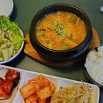 ジャガルチ市場 - 味噌チゲ858円税込