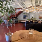 WPÜ BEER DINER - 店内