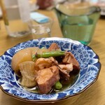 Sakaba Kobayashi - タコと大根の煮物