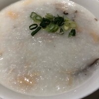 南園 - 鶏肉の細切りと干し貝柱の中華粥