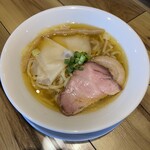 土浦麺処 龍乃舞 - ワンタン・醬油