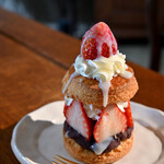 Blucca - いちごあんホイップ＠税込850円：練乳投下