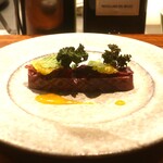 IZA - 熟成鮪赤身のグリル 焼きみかんのソース